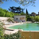 Bed & Breakfast Les Jardins Du Mas Evesque 3*