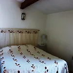 Les Jardins Du Mas Evesque Bed & Breakfast