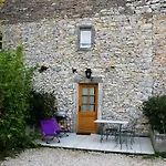 Les Jardins Du Mas Evesque Bed & Breakfast