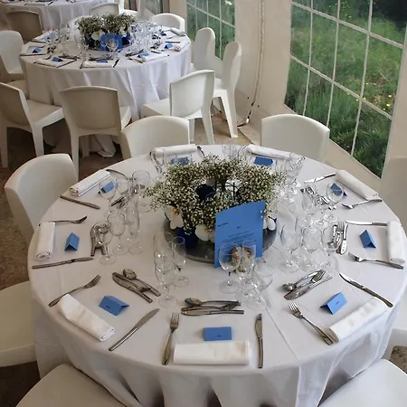 Les Jardins Du Mas Evesque Couette-café 3*