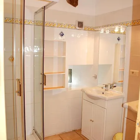 Les Jardins Du Mas Evesque 3* Rousson (Gard)