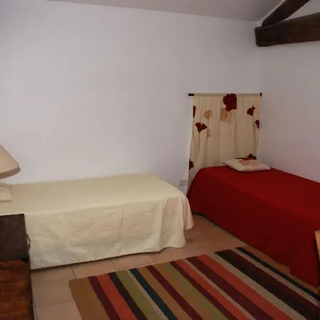 Les Jardins Du Mas Evesque Couette-café 3*