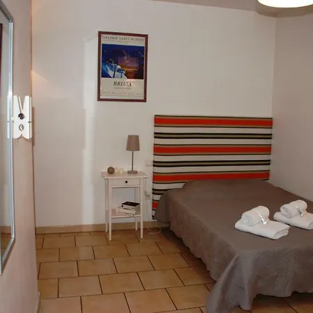 Les Jardins Du Mas Evesque 3*