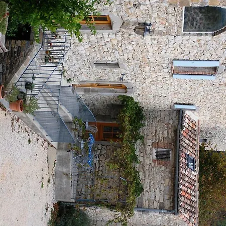 Les Jardins Du Mas Evesque 3*